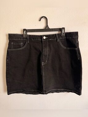 SHEIN Black Mini Denim Skirt with White Contrast Stitching